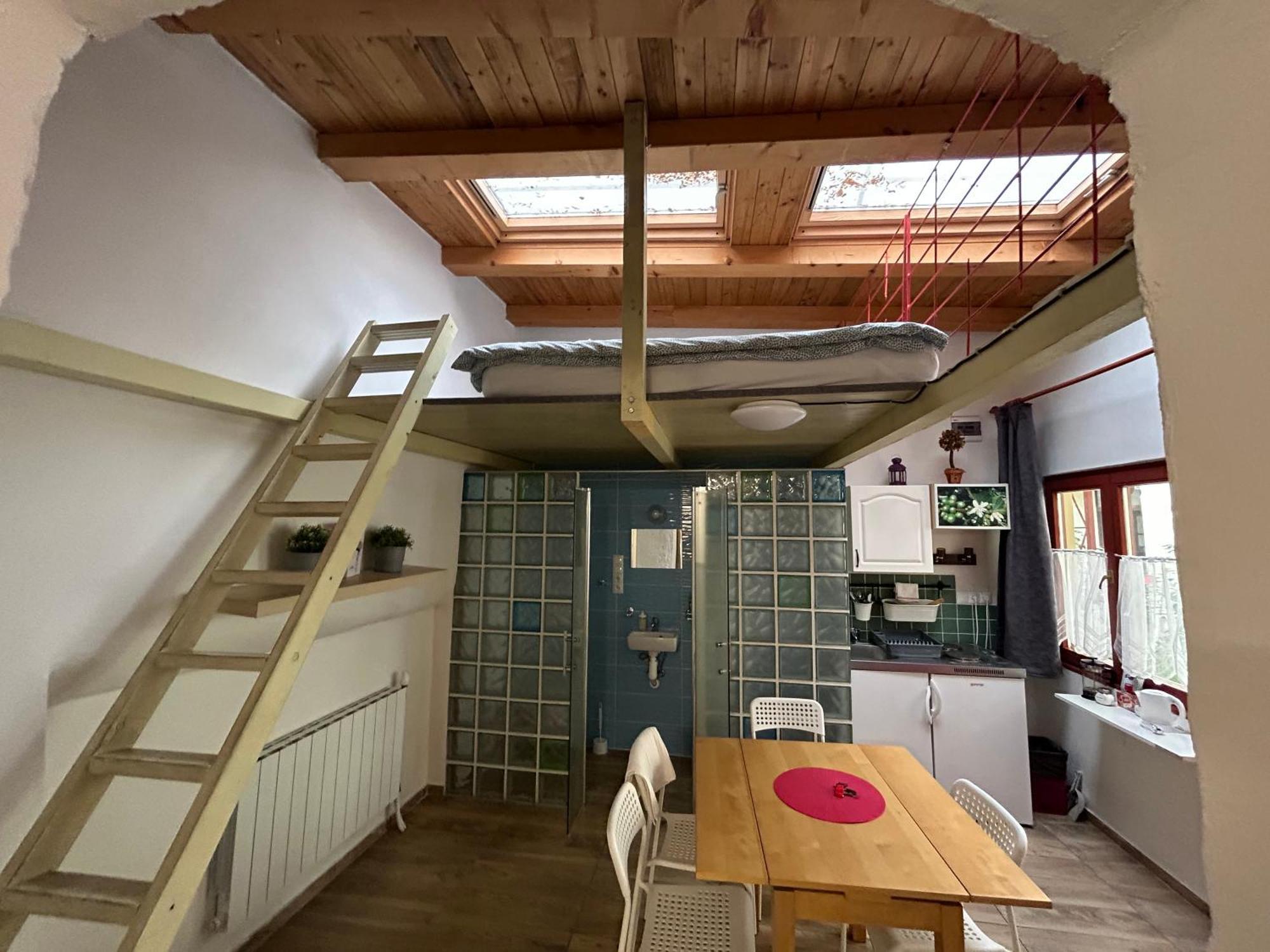 Party House - Ve Smeckach 18, Center!! Apartament *