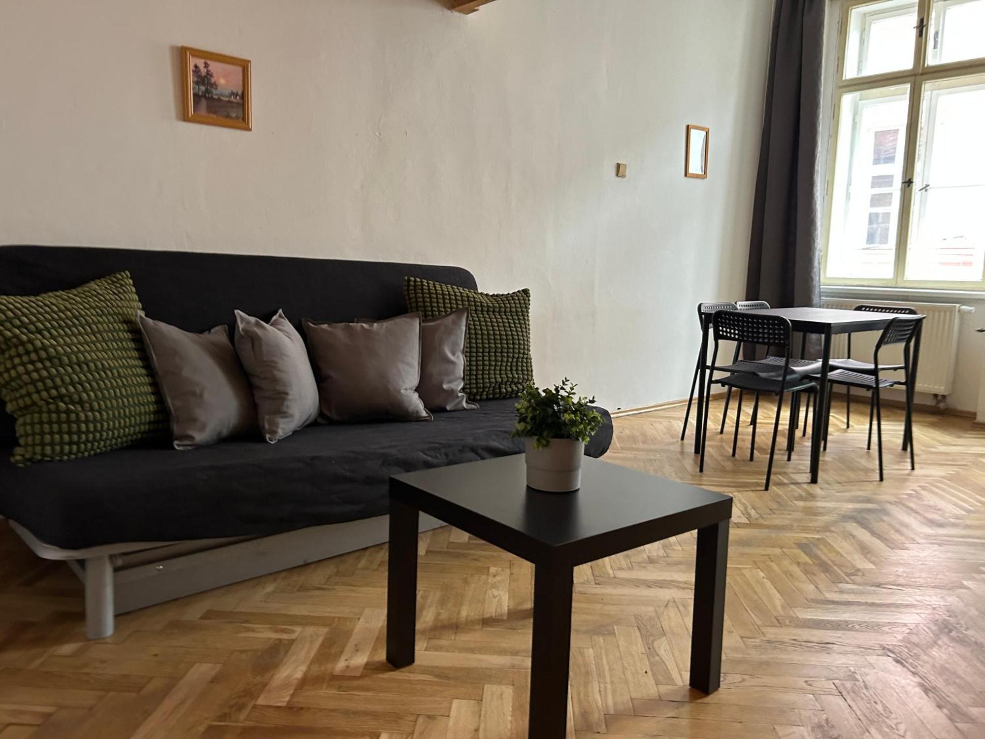 Party House - Ve Smeckach 18, Center!! Apartament *