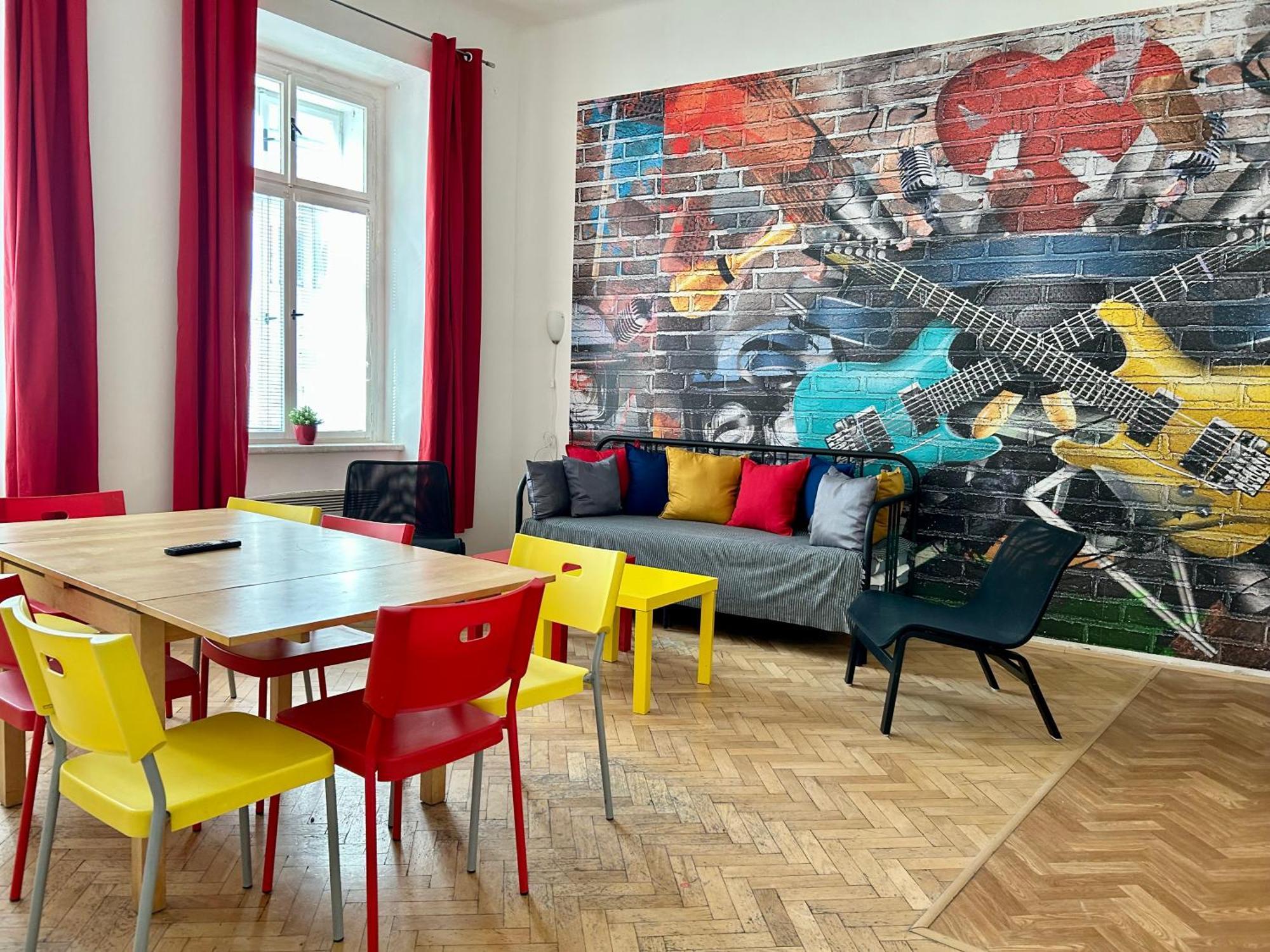 Apartament Party House - Ve Smeckach 18, Center!! Praga