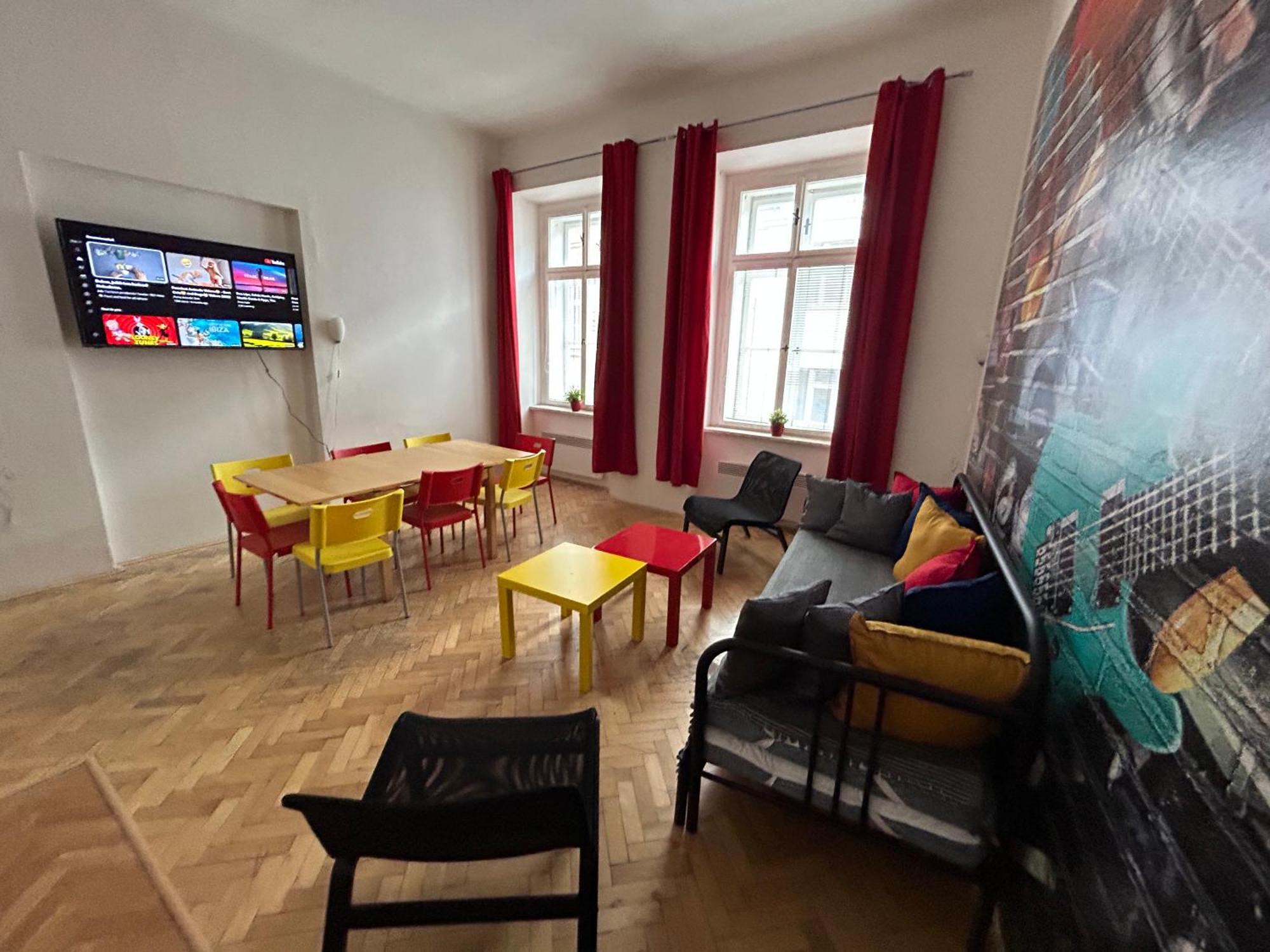 Party House - Ve Smeckach 18, Center!! Praga