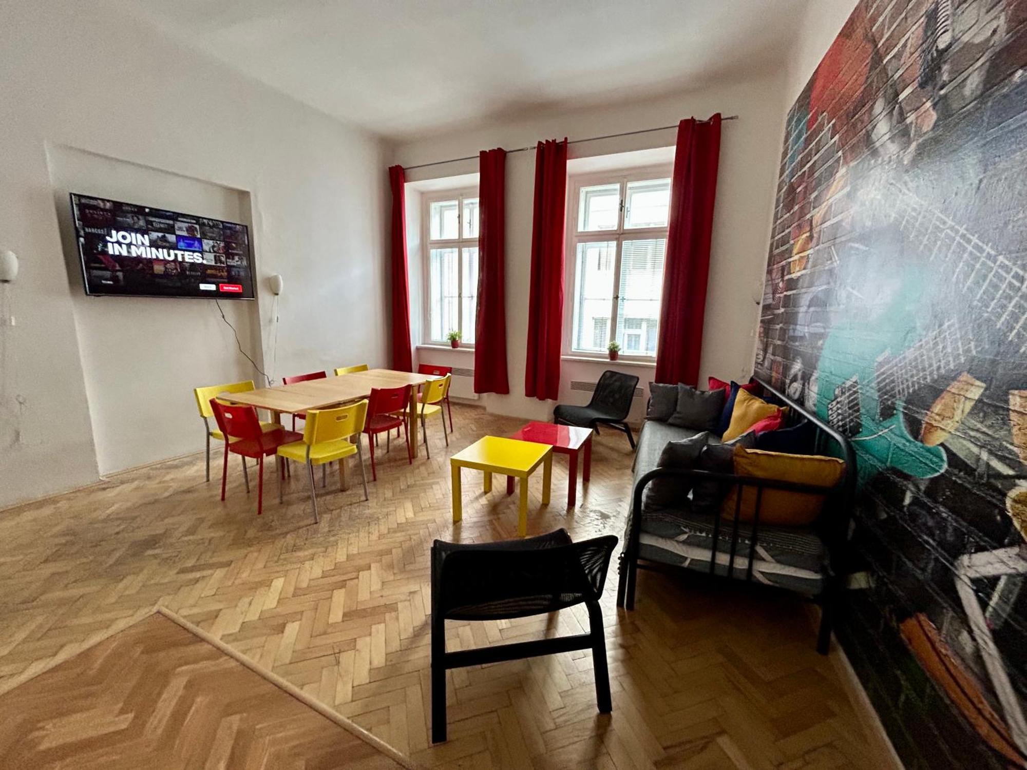 Apartament Party House - Ve Smeckach 18, Center!! Praga